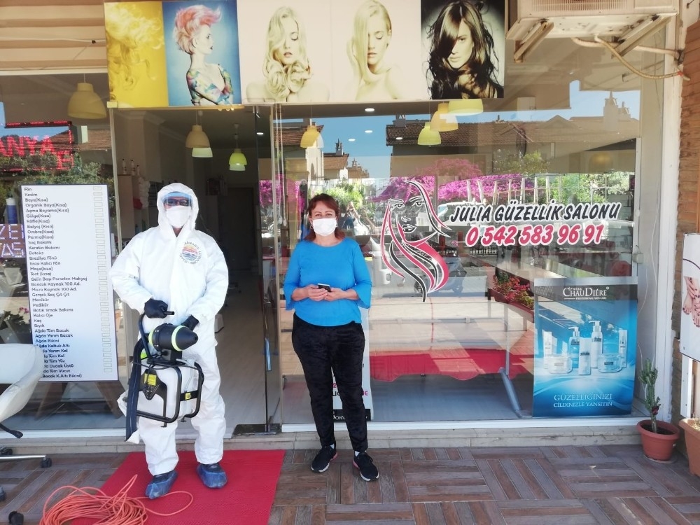 Marmaris'te salonlar dezenfekte edildi