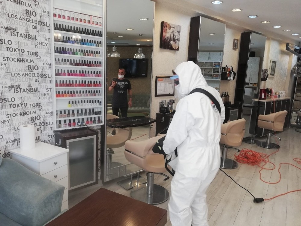 Marmaris'te salonlar dezenfekte edildi