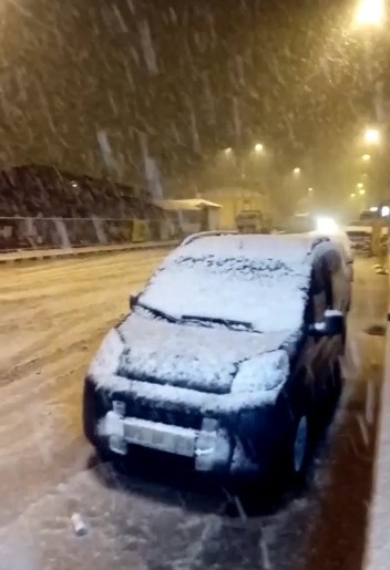 Mayıs ayında lapa lapa kar yağdı