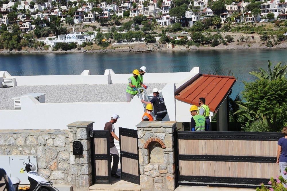 Özdil'in villasında yıkımı durdurma kararı