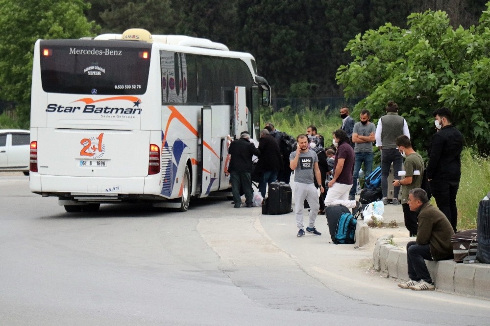 Saatlerce otobüs bekleyen vatandaşlar bilet fiyatlarına isyan etti