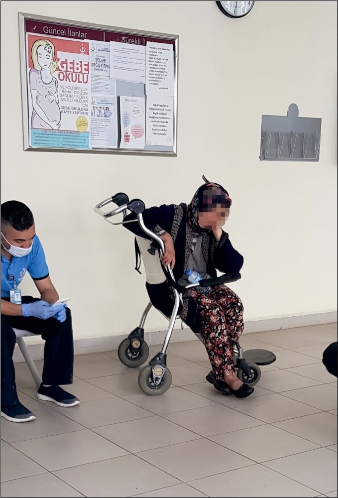 Şalvarın içinde doğurdu, tezgahın altına attı