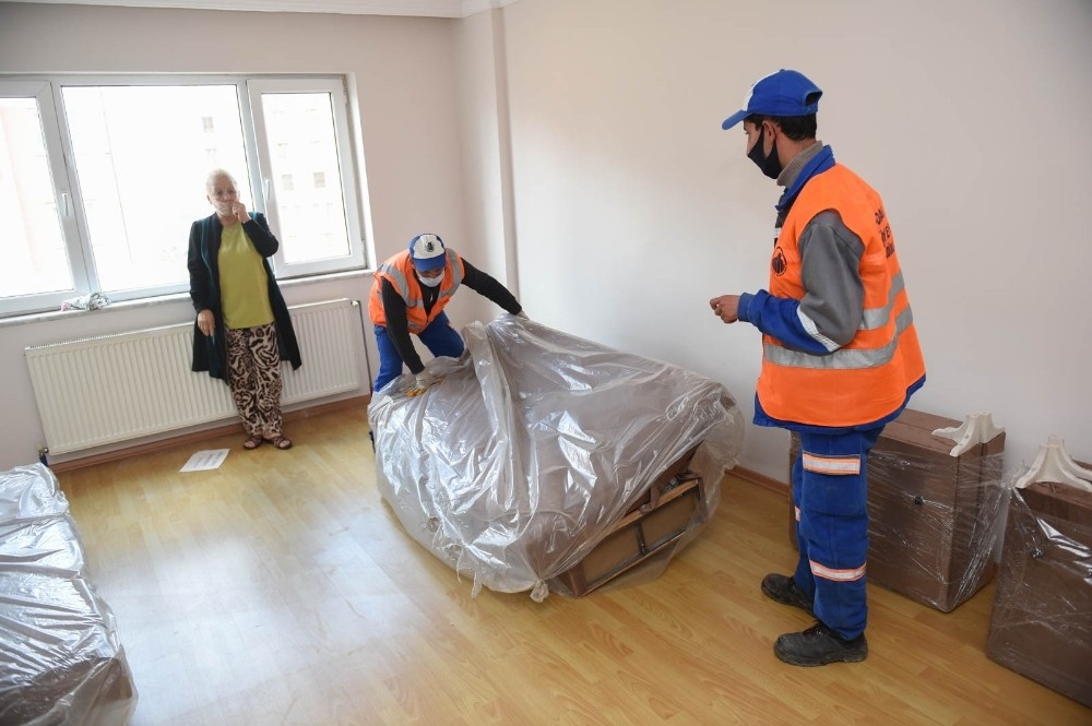 Sanatçı Haluk Levent duyurdu, Ülker teyze evine kavuştu
