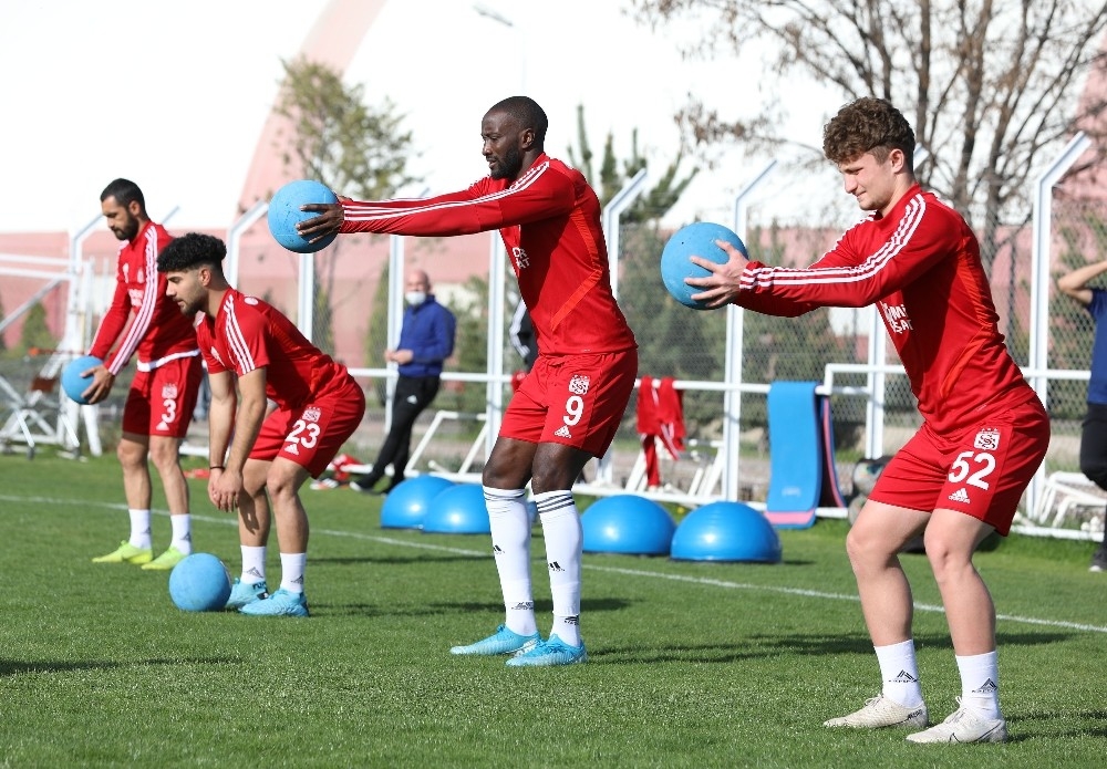 Sivasspor güç depoluyor
