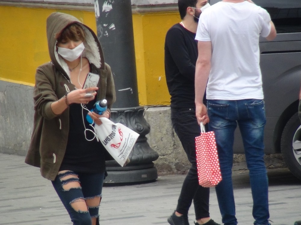 Taksim Meydanı ve İstiklal Caddesi'nde dikkat çeken yoğunluk