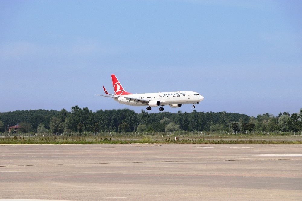 Ve İzmirli Selin uçağı Samsun'a indirdi