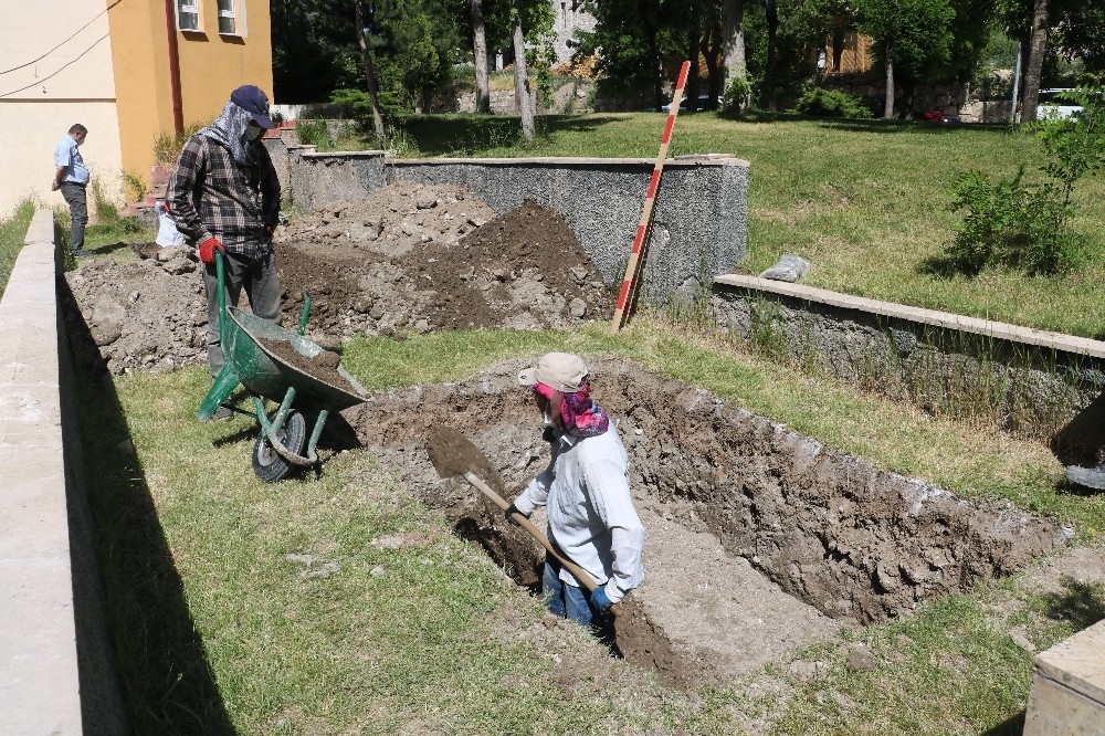 1200 kiliseye adı verildi, mezarı Sivas'ta aranıyor