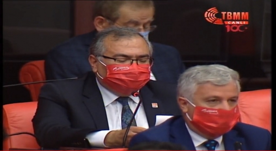 Atatürk'lü maske tartışması