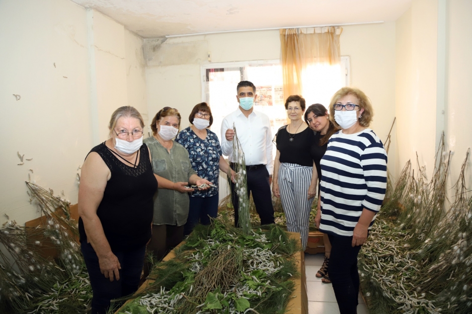 Menderes Belediyesi’nden kadın üreticilere destek