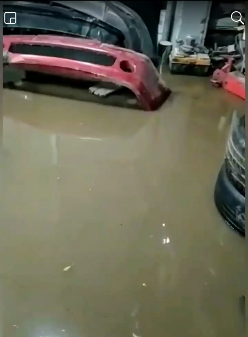İzmir'i yine sağanak vurdu!