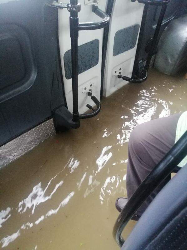 İzmir'i yine sağanak vurdu!