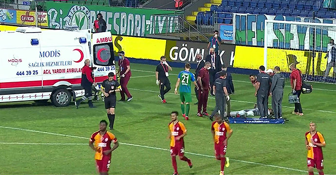 Muslera'nın ayağında 2 kırık tespit edildi