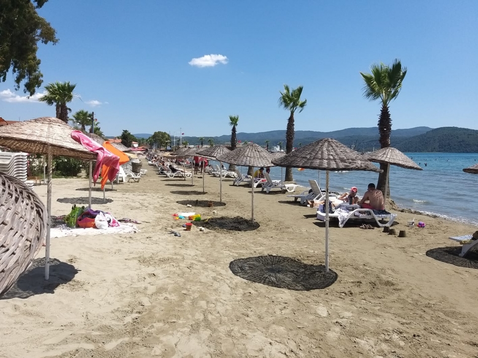 Akyaka'da 1 şezlong 1000 değil 10 lira