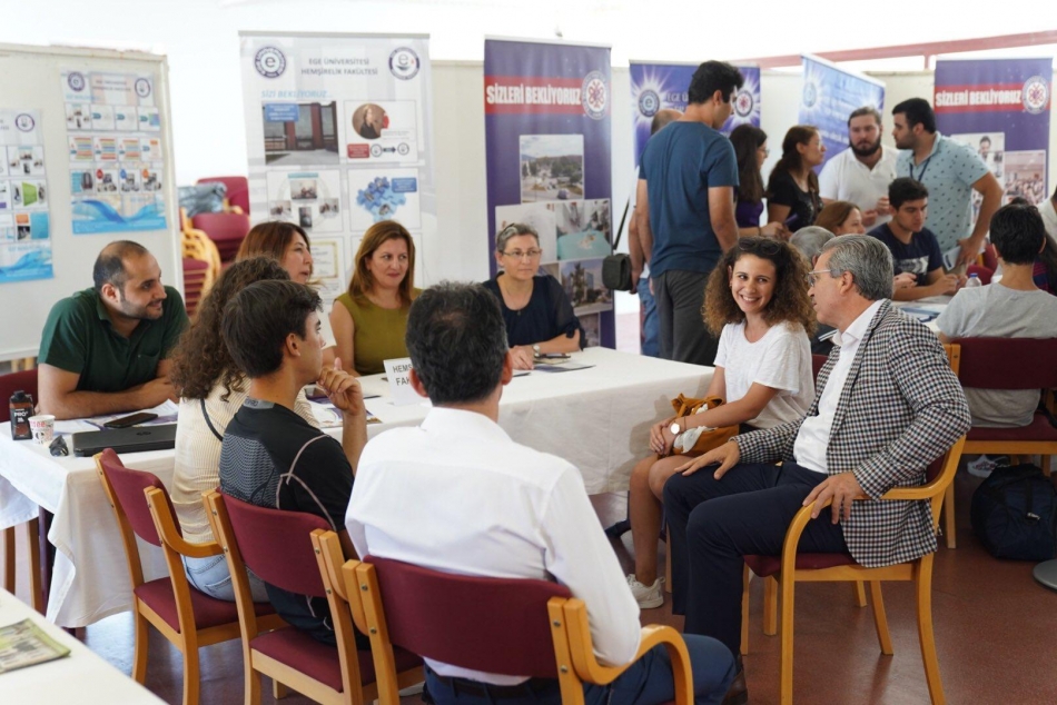 Ege’den çevrimiçi tanıtım ve tercih günleri