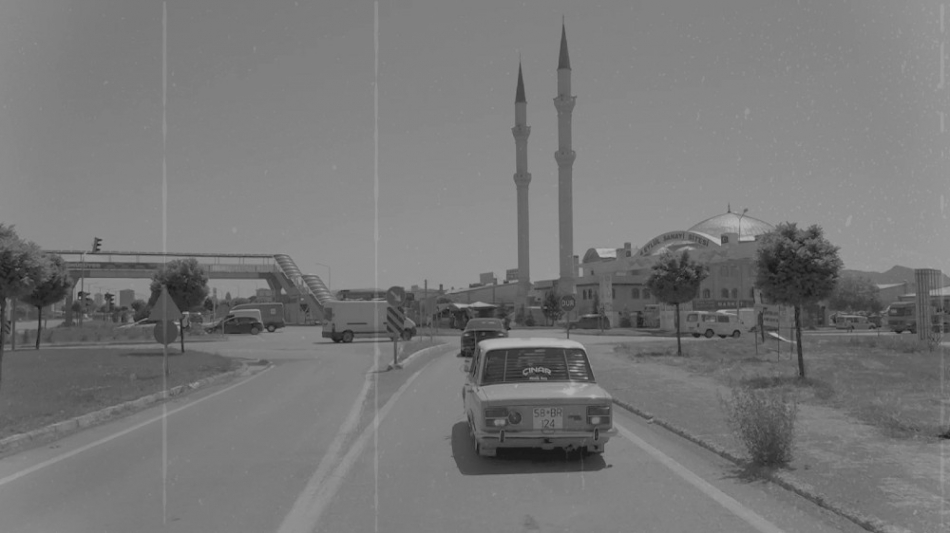 Vali Ayhan programlarına bu araçla gitti, görenler şaşırdı
