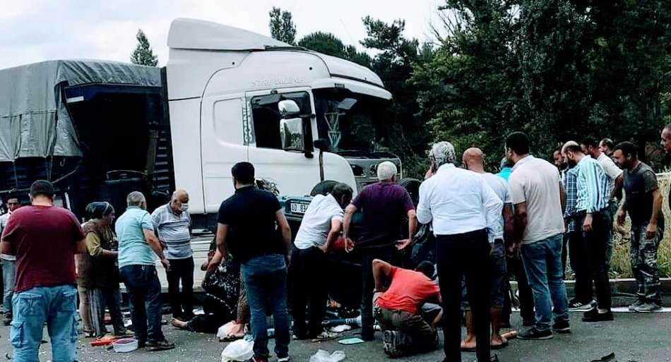 İzmir'de feci kaza: 4 yaralı
