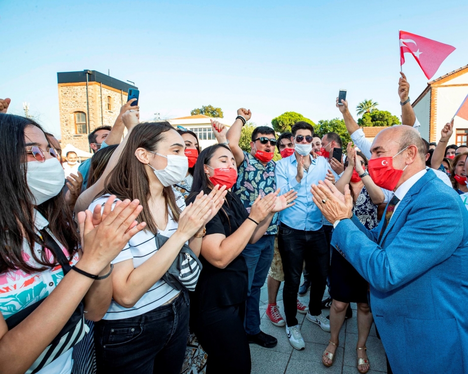 Başkan Soyer'den 'gönül' teşekkürü