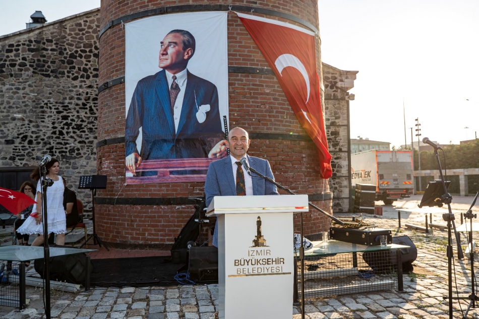 Başkan Soyer'den 'gönül' teşekkürü