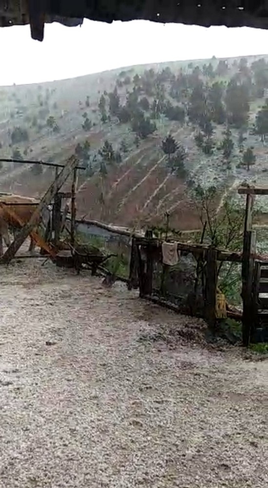 Bir yanda yağmur duası bir yanda sel