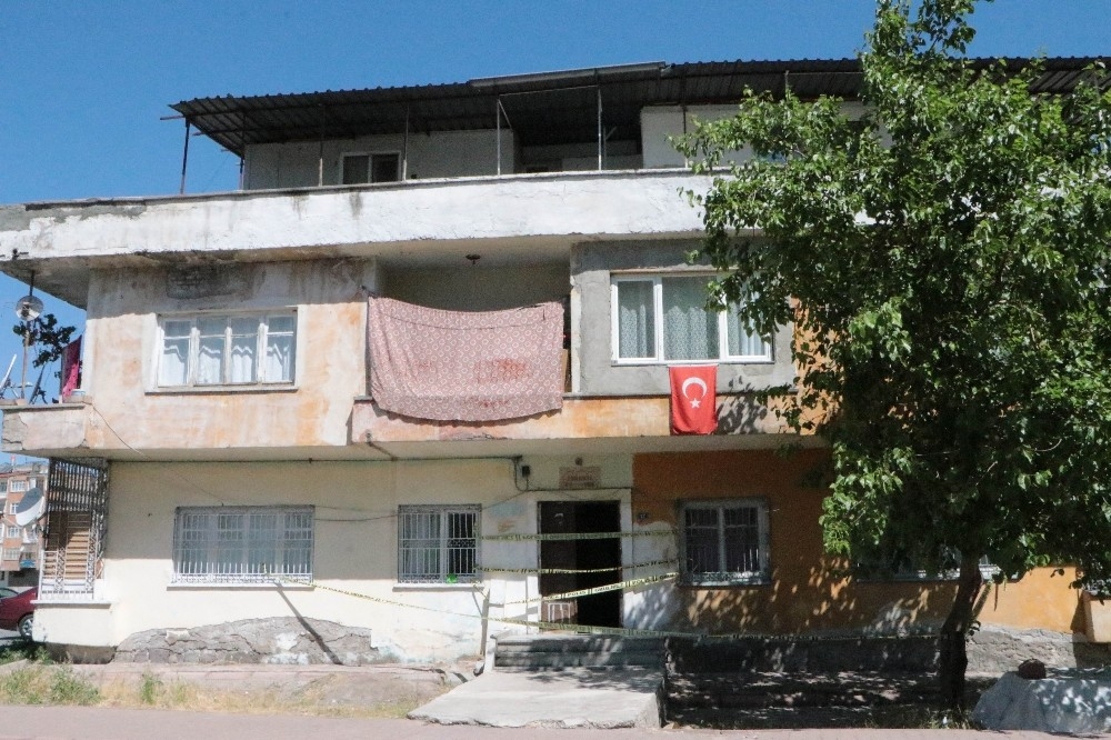 Bu binada karantina var!