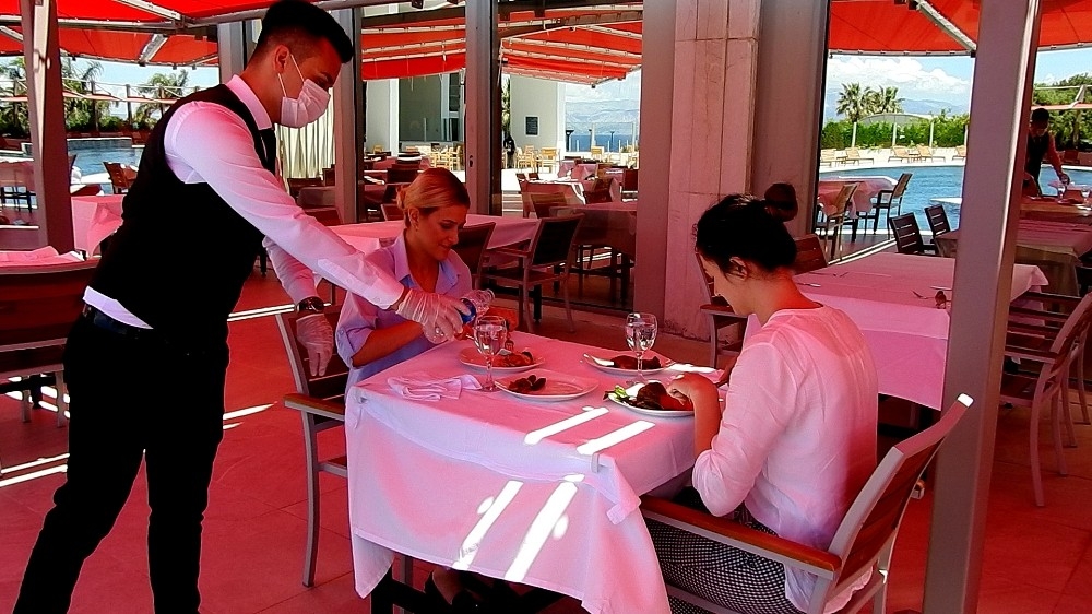 Çeşme'deki oteller sağlıklı tatil için hazır
