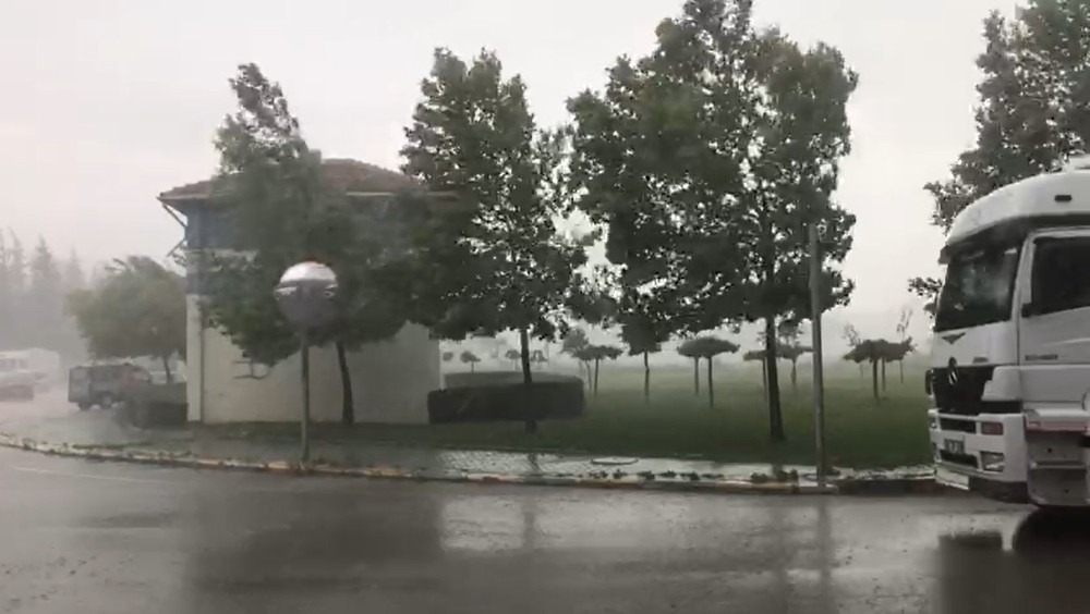 Eskişehir'i sel bastı