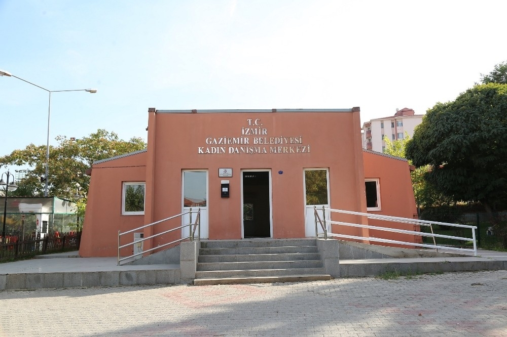 Gaziemir'de Kadın Danışma Merkezi tekrar faaliyette