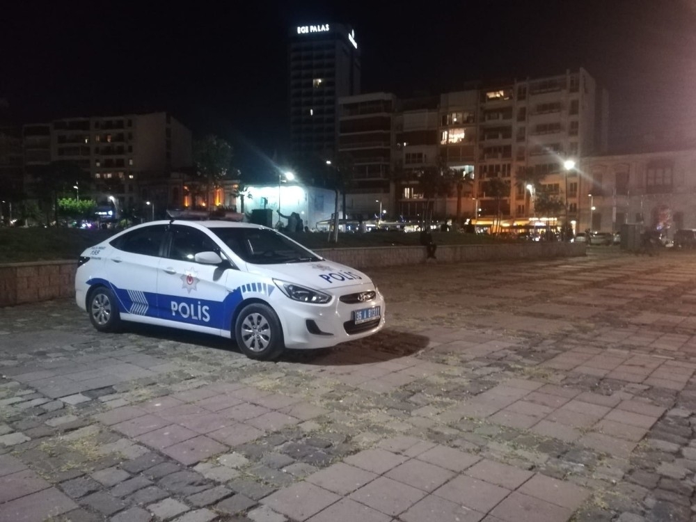 İzmir Kordon'da yoğunluk devam ediyor