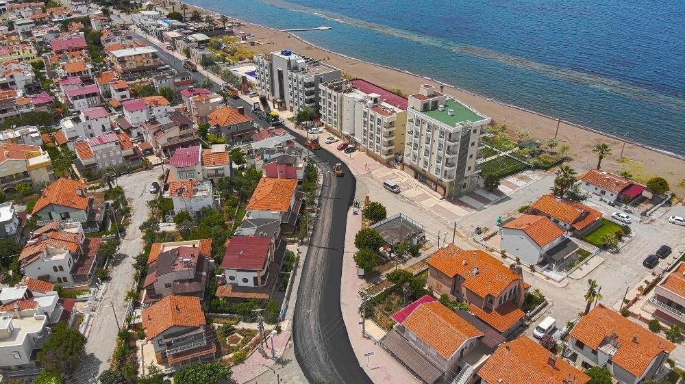 İzmir'de asfalt atağı sürüyor