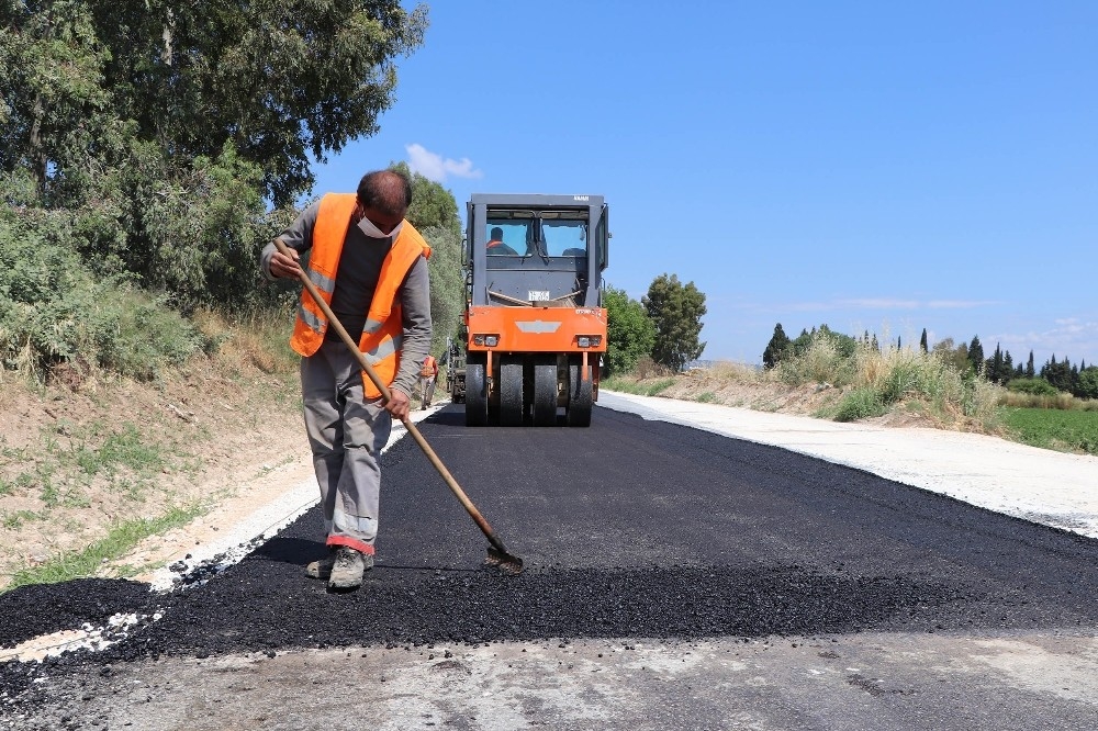 İzmir'de asfalt atağı sürüyor