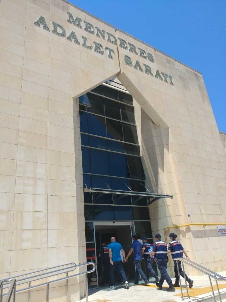 İzmir'de tefecilere operasyon
