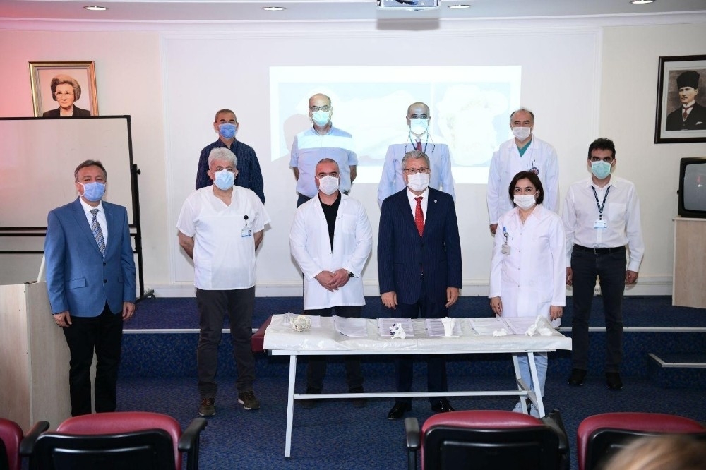 İzmir'de yapay kemikle tedavi başladı