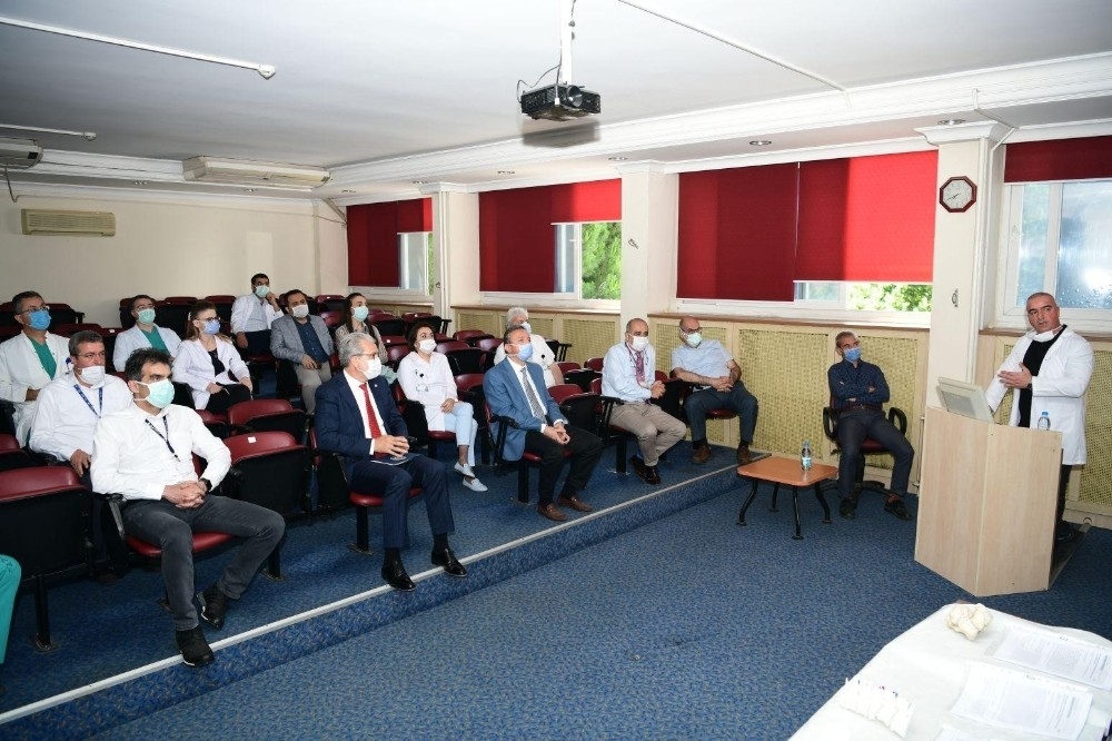 İzmir'de yapay kemikle tedavi başladı