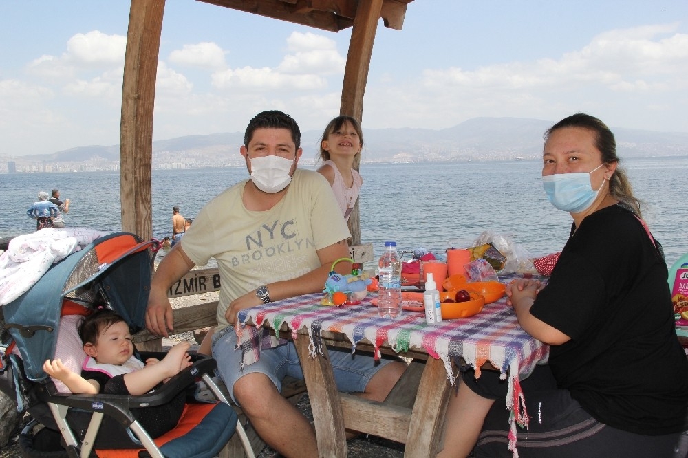 İzmirliler, soluğu piknik alanlarında aldı