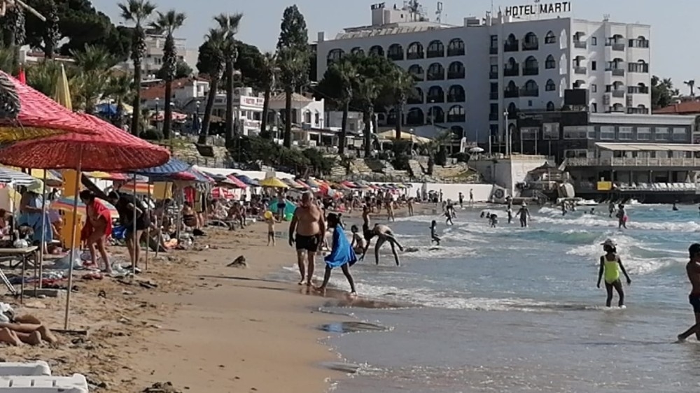 Kadınlar Plajı'nda sosyal mesafe