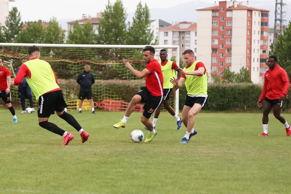 Kayserispor Fenerbahçe'ye bileniyor