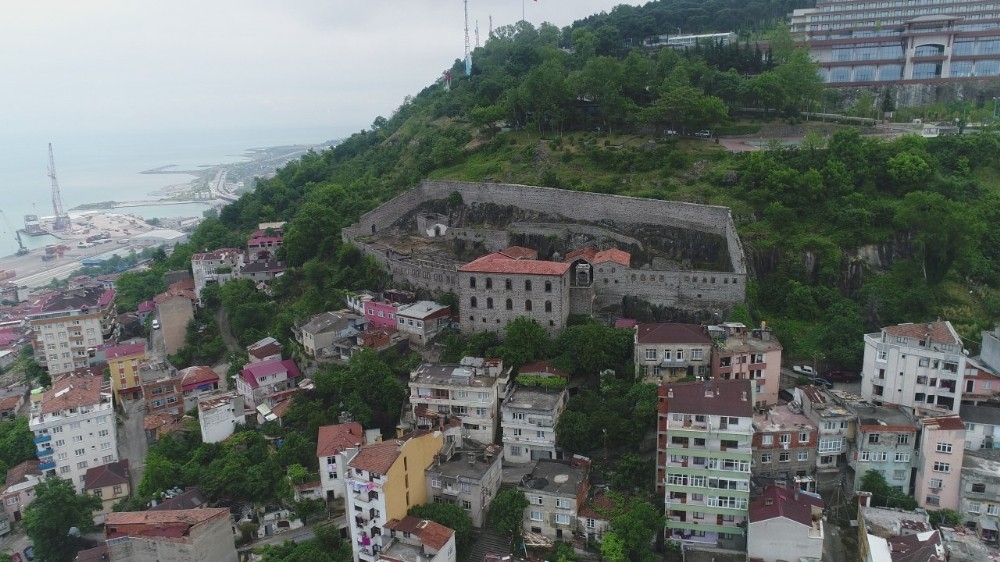 Kızlar Manastırı'nda hasret bitiyor