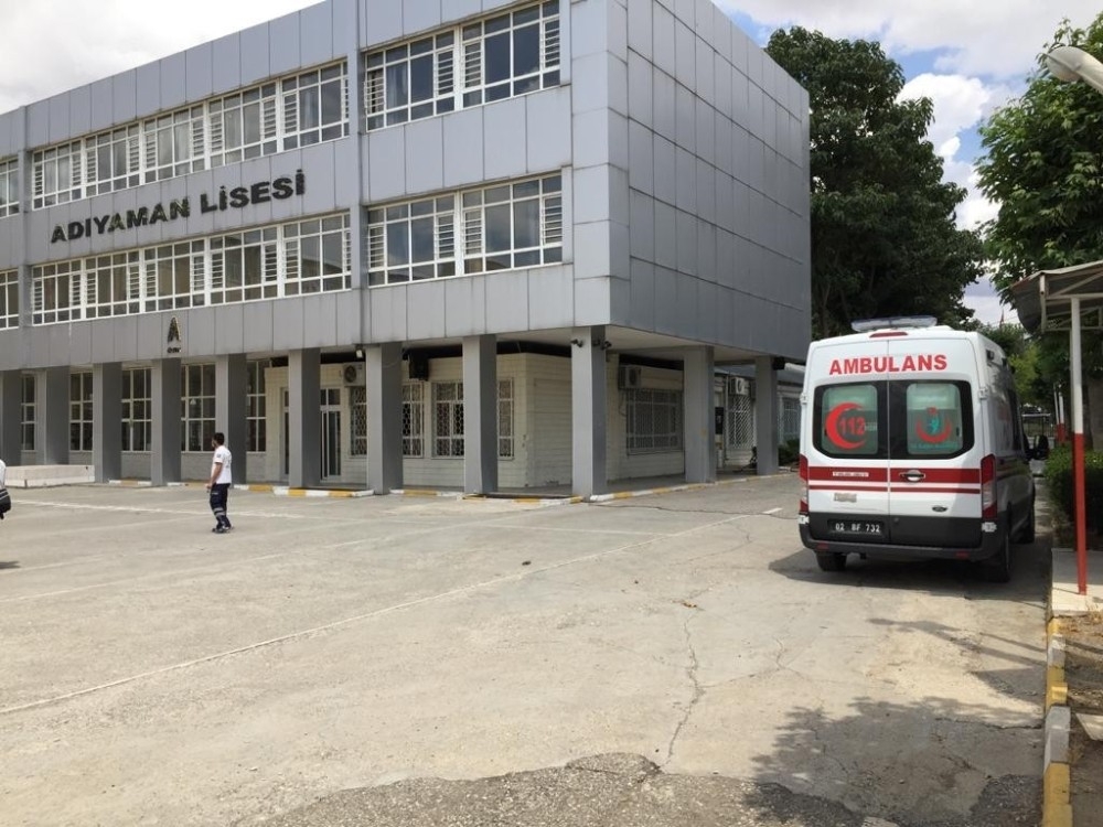 Korona virüslü öğrenciler ayrı okulda sınava girdi