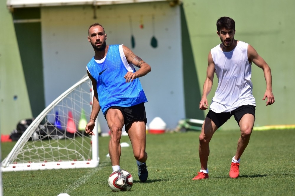 Manisa FK hız kesmiyor