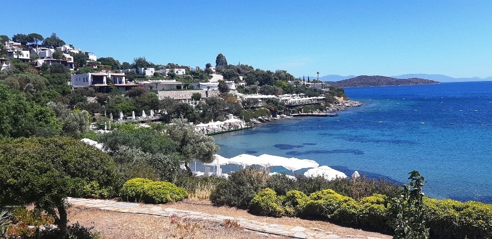 Özdil'in otoparkı yıkıldı