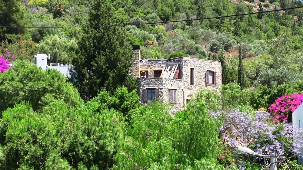 Özdil'in otoparkı yıkıldı
