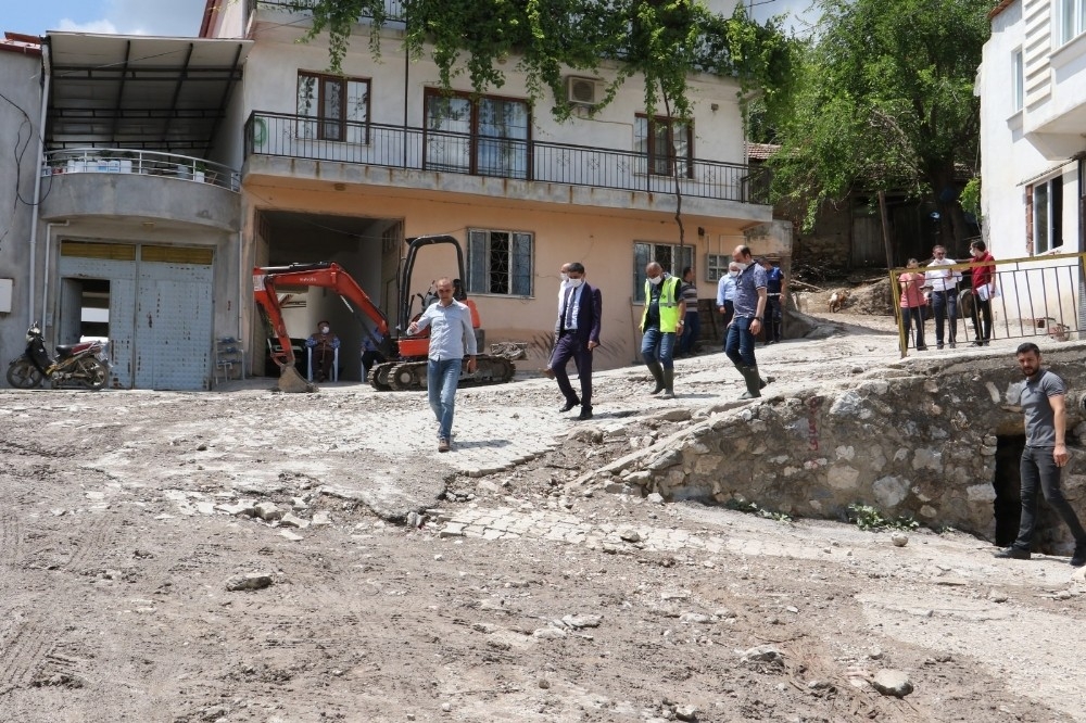 Saruhanlı, sel felaketinin yaralarını sarıyor