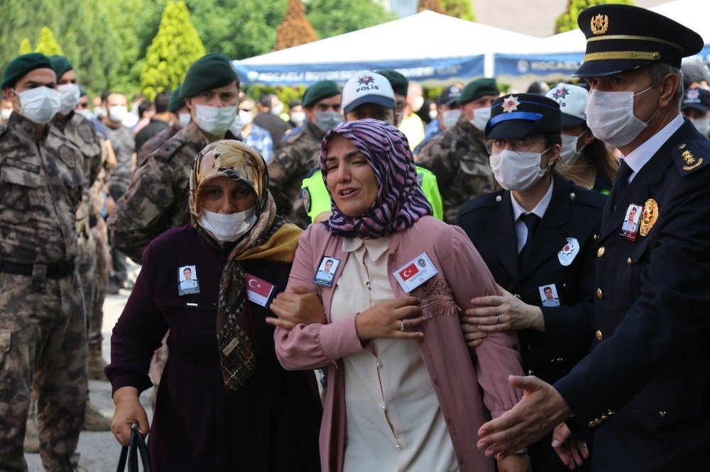 Şehit eşini, "Seni seviyorum" diye uğurladı