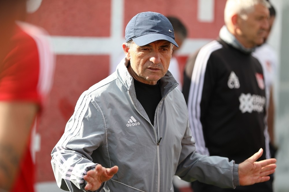 Sivasspor günü tek idmanla tamamladı