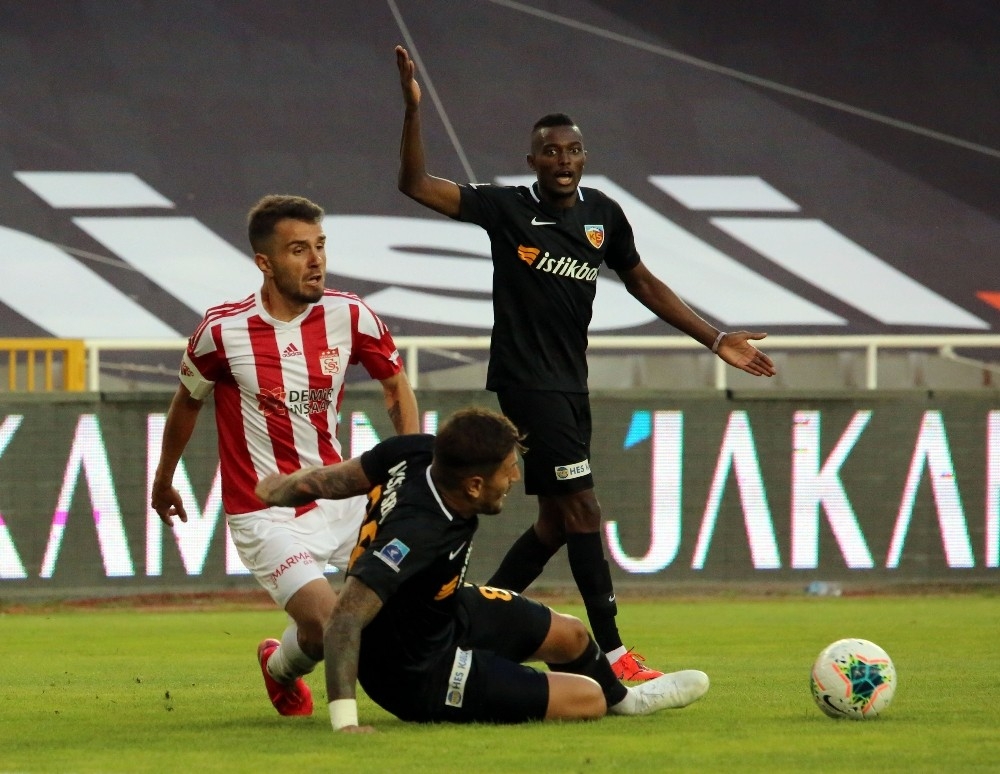 Süper Lig: Sivasspor: 0 - Kayserispor: 2