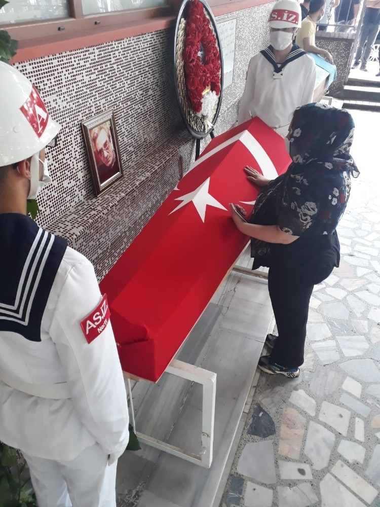 Tiyatro sanatçısı Tanrıver hayatını kaybetti