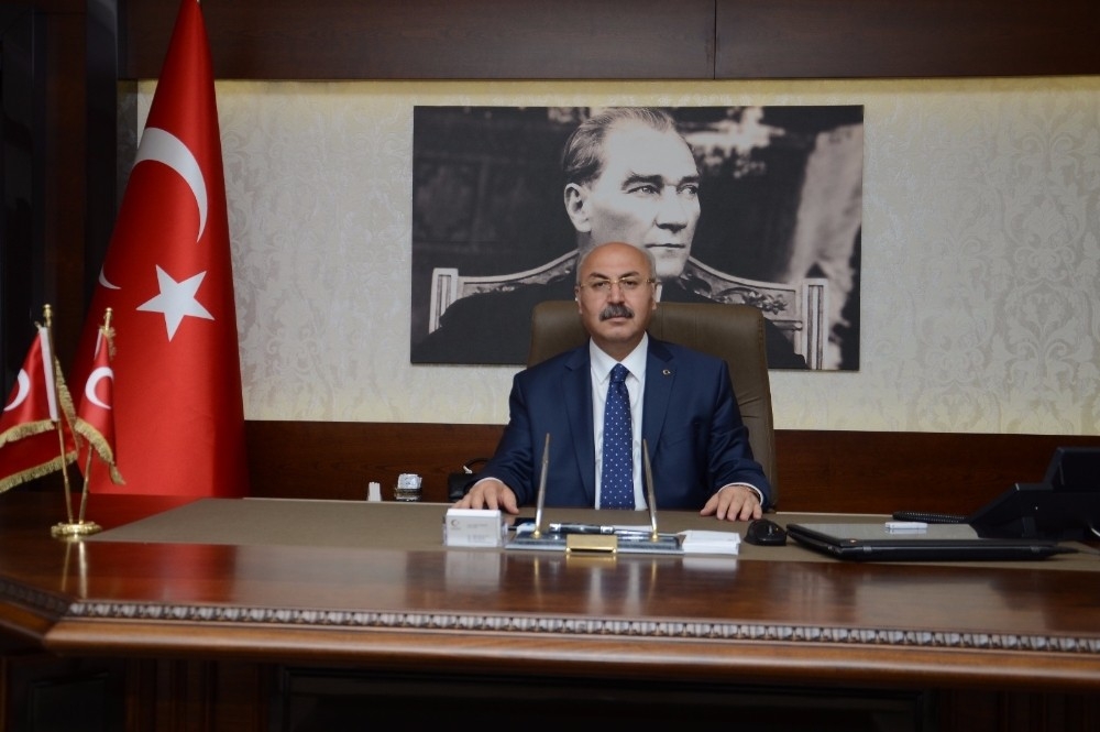 Vali Köşger'den İzmir'e mesaj