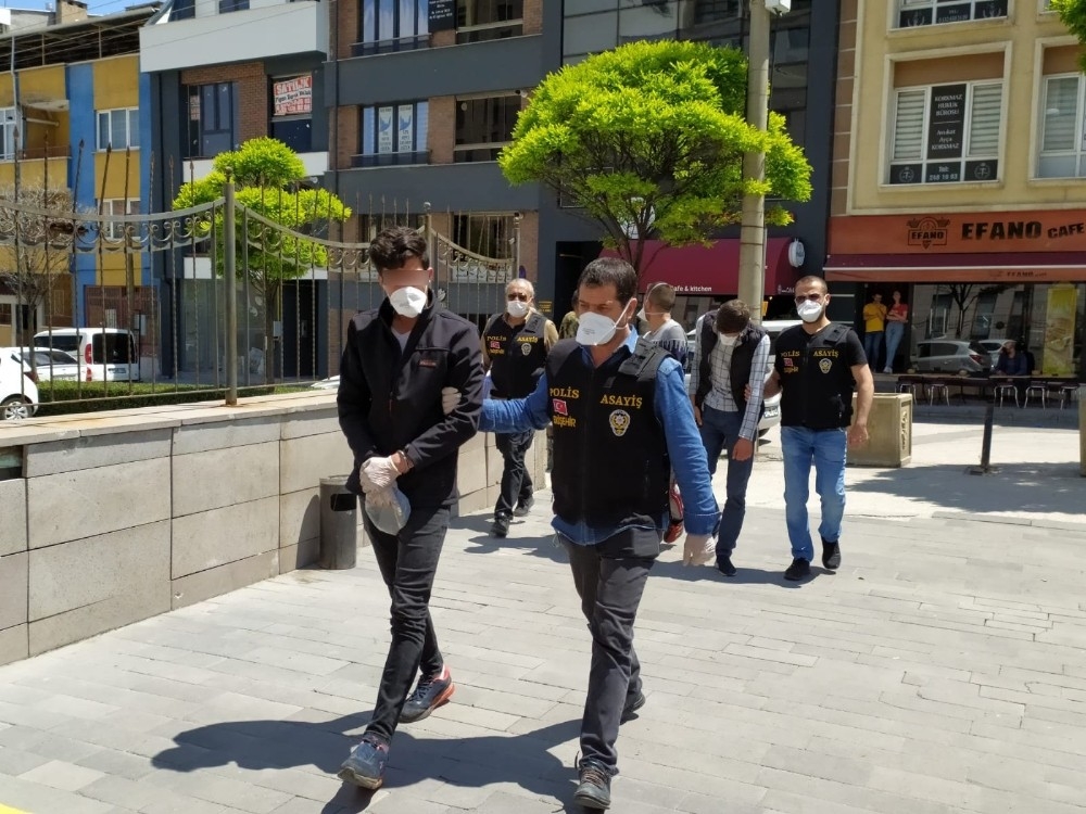 Video izleyerek hırsız oldular