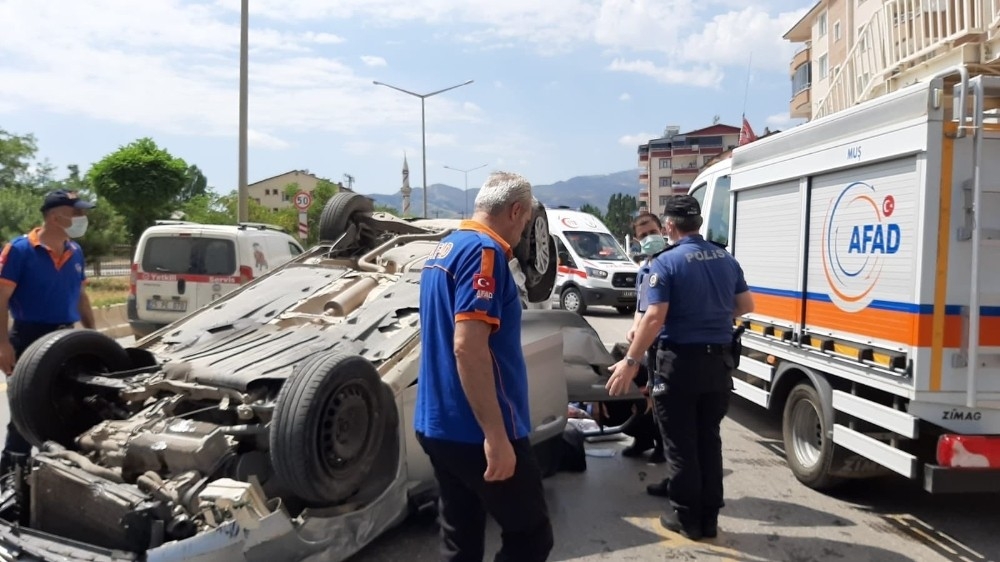 YKS'ye yetişmeye çalışıyorlardı: 3 yaralı