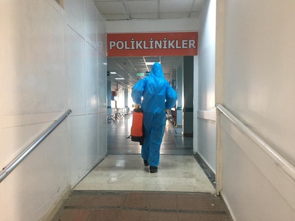 10 sağlık çalışanının testi pozitif çıktı